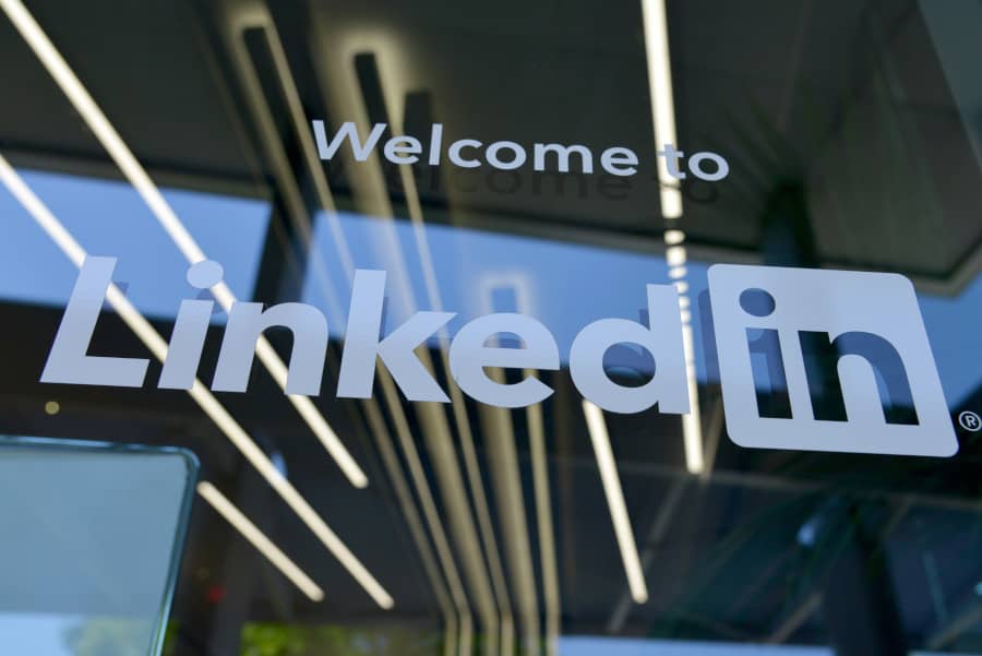 Startup company LinkedIn marketing